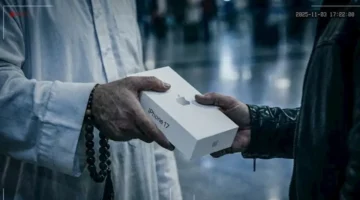 بقرار مفاجئ.. الجمارك تنهي إعفاء الهاتف الشخصي بعد واقعة آيفون ماء زمزم